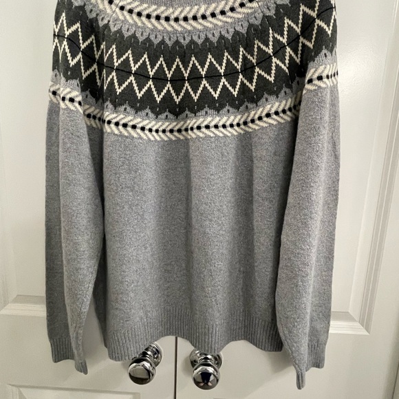 Weatherproof Vintage Gray Sweater with Pattern - Picture 4 of 5